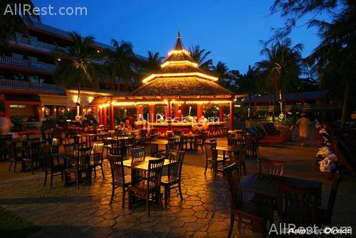 Kata Beach Resort & Spa 56